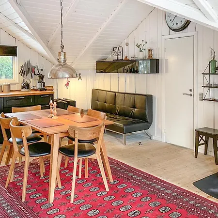 Feriehus 2 Bedroom In Nordenbro Vesteregn